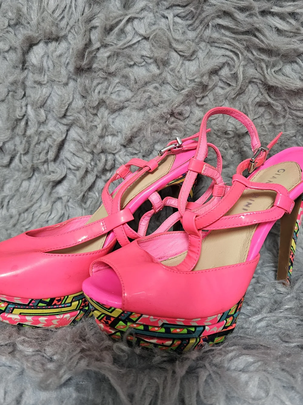 GIANNI BINI Y2K Hot Pink Platform Peep-Toe Heels Geometric Sole Size 6.5